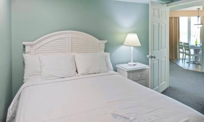 Ormond Beach Complejo | Scenic 2BR City View Condo – Pool, Kitchen, Easy Drive to Dining & Shops