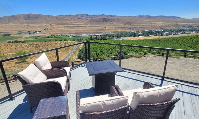Okanogan Casa | Scenic 3-Bedroom Getaway with Stunning Views & Ample Space in Okanogan
