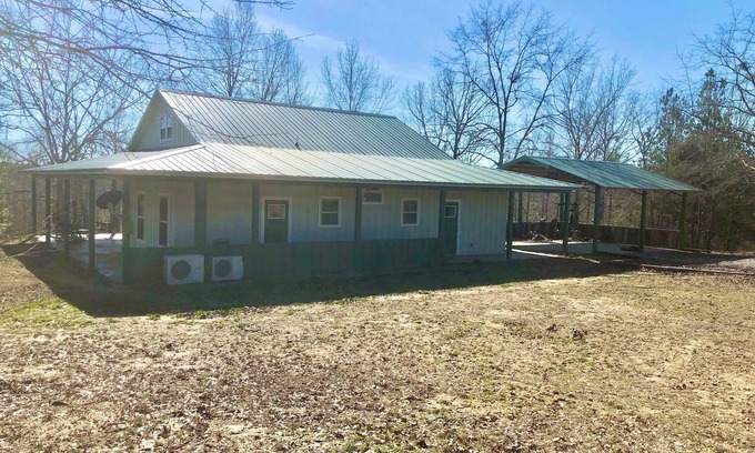 Lawley Otro | Scenic and Private 3-bedroom farmhouse