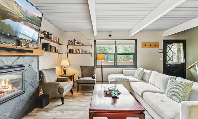 Vail Condominio | Scenic Basecamp Retreat | Near Trails & Town