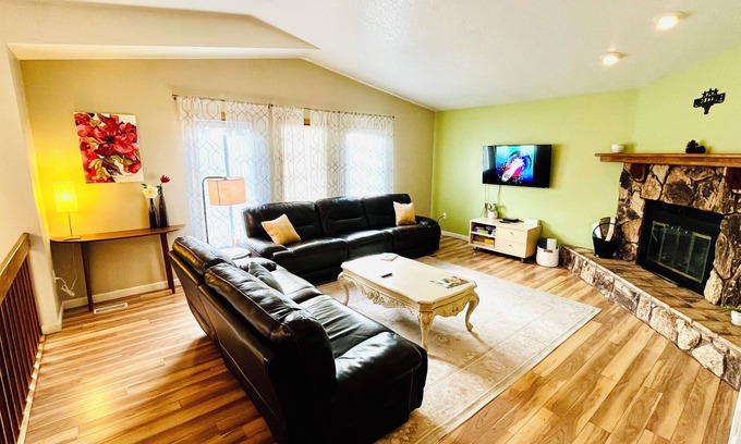 Eagle River Casa | Scenic, cheery, and bright Eagle River home base to adventure.