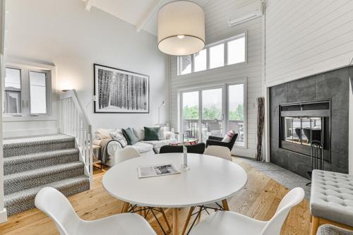 Mont-Tremblant Casa | Scenic Condo Overlooking Mont Tremblant and the Lake