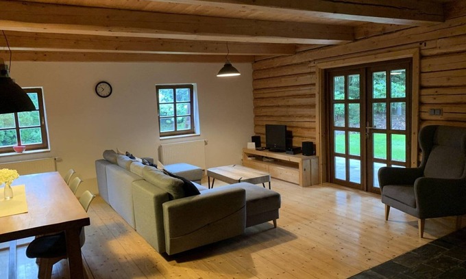 Sluknov Casa | Pintoresca casa de vacaciones en Šluknov con jardín
