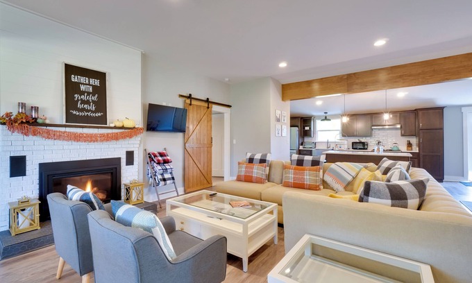 Cleveland Casa | Scenic Home on 20-Acre Farm: Families Welcome