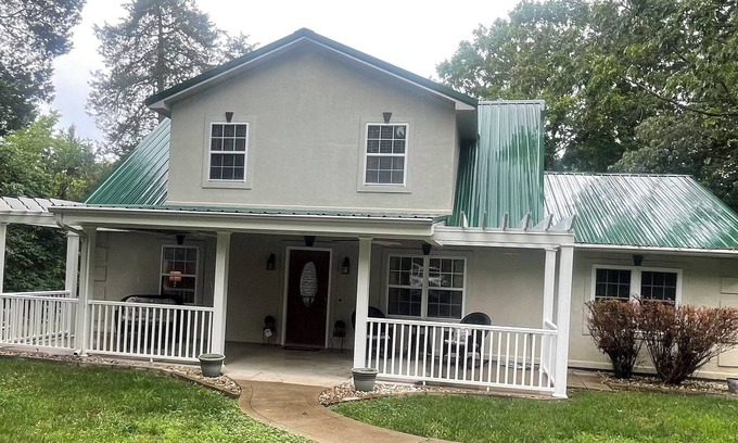 Eddyville Casa | Scenic Lake Barkley Waterfront Retreat - Spacious, 4 Bedrooms, sleeps 13!