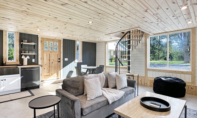 Summerville Casa | Scenic Retreat