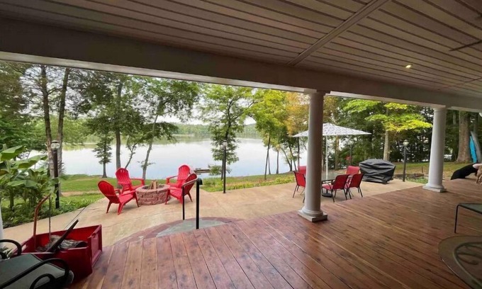 Parsons Casa | Scenic River Cabin Retreat Kayaks, Firepit, Hammock & Dog-Friendly Stay