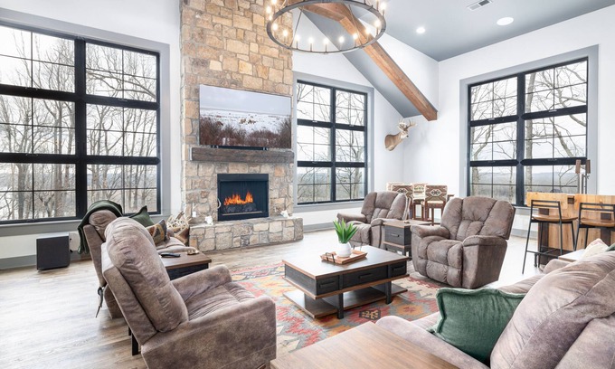 Marion Cabina | Scenic River Front Lodge With A Fire Pit And Outdoor Kitchen