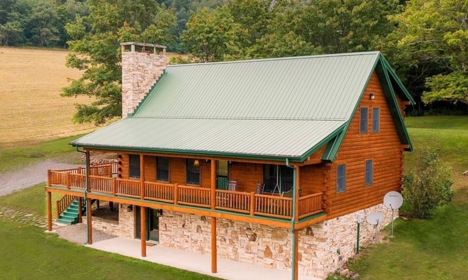 Allegheny Township Cabina | Scenic Solitude Awaits at Mountain Ridge Retreat