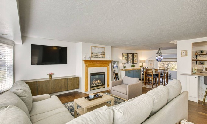 South Ogden Casa | Scenic South Ogden Getaway: BBQ, Fire Pit, & Gym