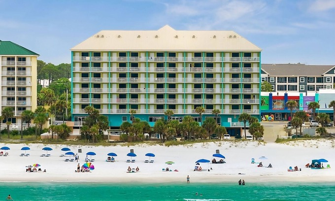 Panama City Beach Hotel | Scenic Stay at Holiday Terrace Beachfront Hotel – Ocean View, Pets, Parking!