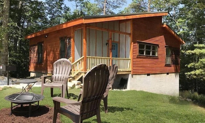 Rogers Cabina | Scenic Sunset Cabin RRG|Central|HotTub|Pets