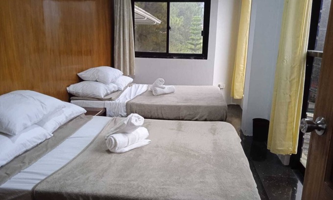 Baguio Apartamento | Scenic view 2-bedroom apartment with balcony and WiFi in beautiful Baguio
