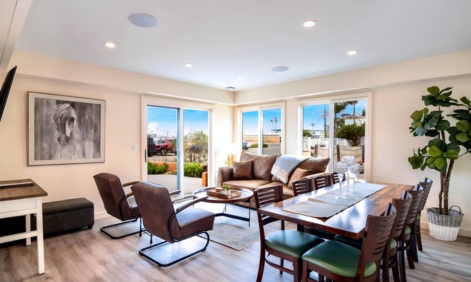 Silver Strand Casa | Scenic Waterfront Getaway Townhouse with Kayak!