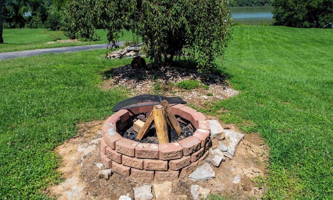 Warsaw Cabaña | Scenic Waterfront Oasis: Pet-friendly : Near ARK