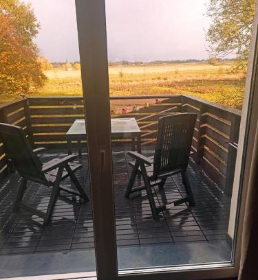 Borsfleth Apartamento | Schöne Ferienwohnung mit Balkon auch für Handwerker und Monteure
