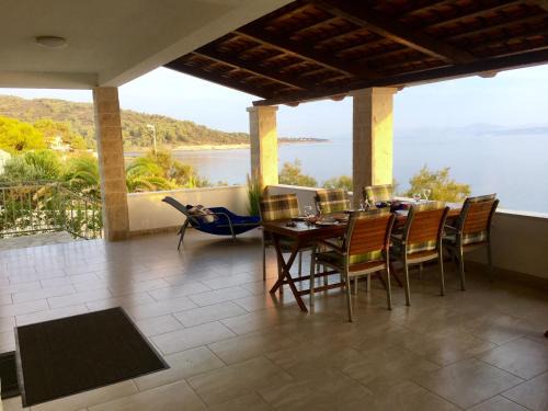 Stomorska Casa | Schönes Ferienhaus direkt am Meer