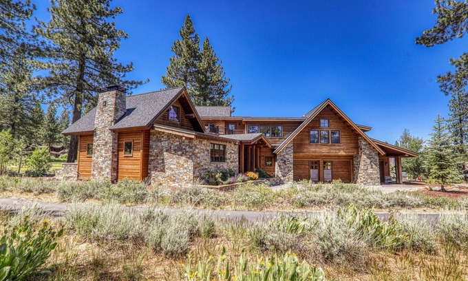 Ponderosa Palisades Casa | Schaffer's Mill Luxury Home, Hot Tub, Golf & Mountain Views, Amenities Access
