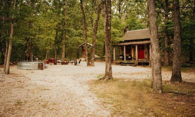 Yukon Cabina | Scheduled hide-away to unplug and unwind in the woods.