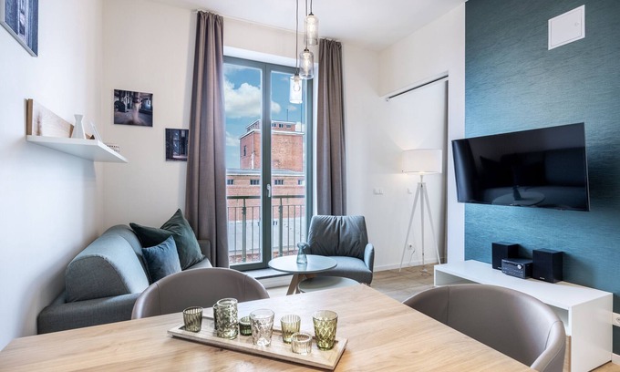 Wismar Apartamento | Schickes Hafenapartment mit Balkon und Tollem Ausblick in Hervorragender Lage