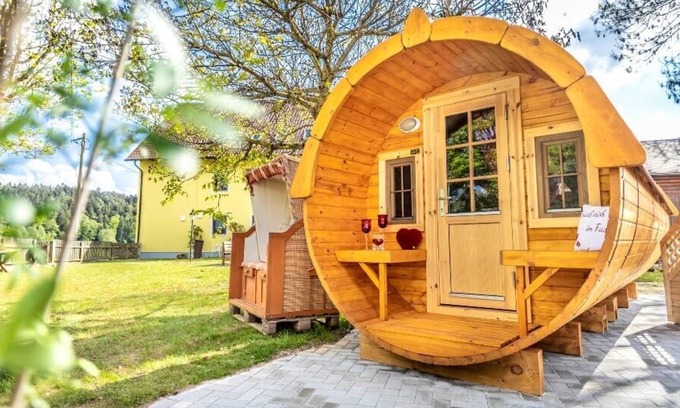 Burglengenfeld Apartamento | Schlaffass für bis zu 4 Personen - ein Campingerlebniss der besonderen Art