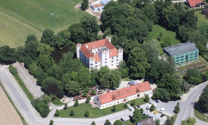 Arnstorf Hotel | Schlossparkhotel Mariakirchen