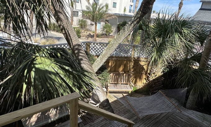 Atlantic Shores Cabaña | Schmidt’s Creek Beach Cottage Top Level pets welcome
