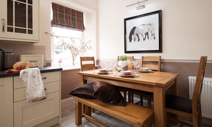 Gattonside Apartamento | SCHOOL VIEW - in the bustling market town of Melrose near to the countryside