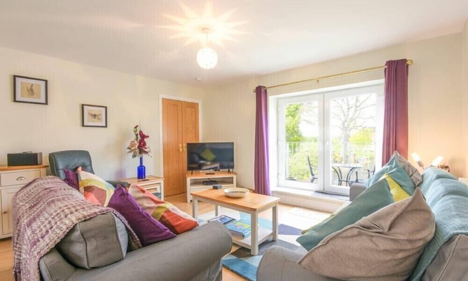 Alnmouth Cabaña | SCHOONER COURT NO1, pet friendly, country holiday cottage in Alnmouth