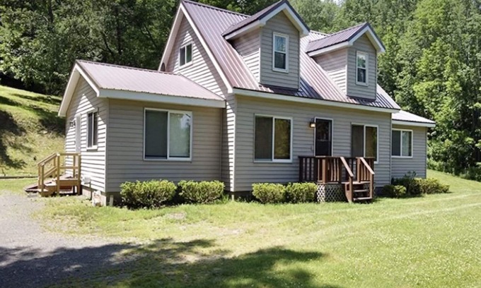 Milford Casa | 1.4 miles from Cooperstown Dreams Park