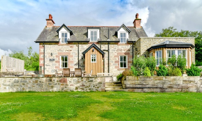 South Galson Cabaña | Scottish Highland Cottages "The Old Police House" Daviot, Inverness