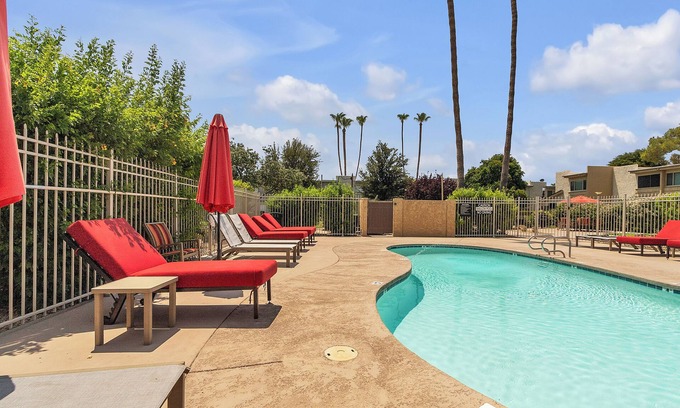 Pavoreal Condominio | Scottsdale Camelback 469- 2B w/ Community Amenities, Pet Friendly + Nearby to Old Town!