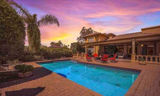 Casa Rica Casa | Scottsdale estate with heated pool and hot tub