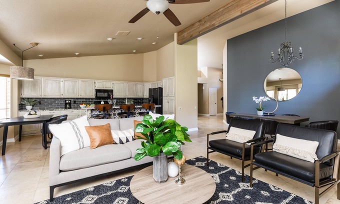 Paradise Park Vista Cabaña | Scottsdale Oasis- Pool - Game Room - Putting Green