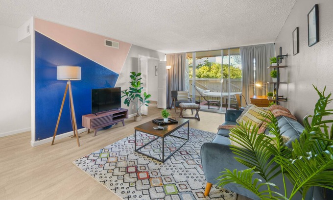 Entertainment District Condominio | Scottsdale | Pool |Hot Tub |Kitchen |1 BR: Suite