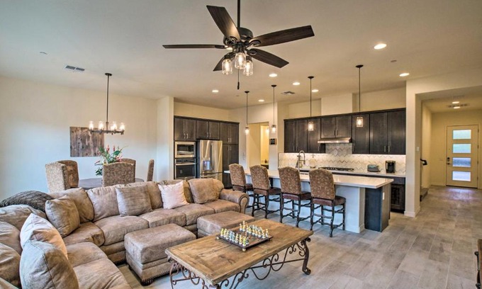North Scottsdale Casa | Scottsdale Townhome with Pool Access and Private Patio