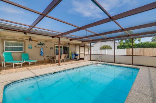 Spring Hill Casa | Screened Lanai and Heated Pool Spring Hill Home