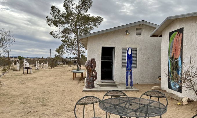 Landers Cabaña | Sculpture Garden Casita