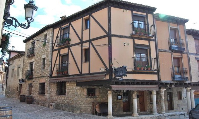 Penaranda de Duero Hotel | SeÃ±orio de Velez