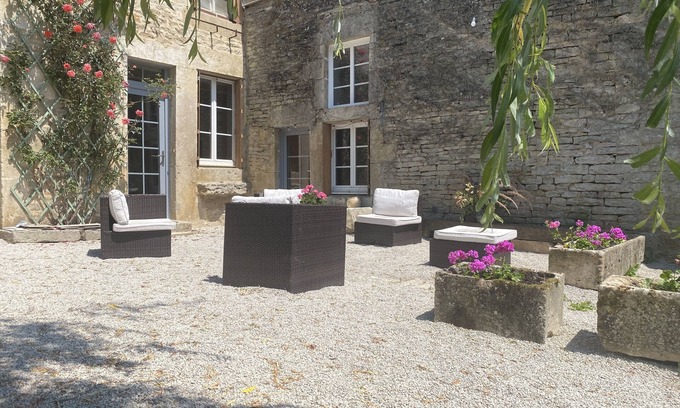 Le Val-d'Esnoms Cama Y Desayuno | Se Poser à la Campagne au Bord de la Piscine