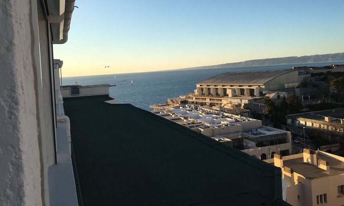 Le Pharo Apartamento | Sea and city view - Quiet and bright