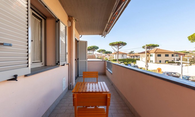 Cinquale Apartamento | "Appartamento Mare" con vistas a la montaña, terraza y Wi-Fi