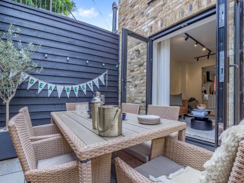 Whitstable Casa | Sea Beet - Uk49245