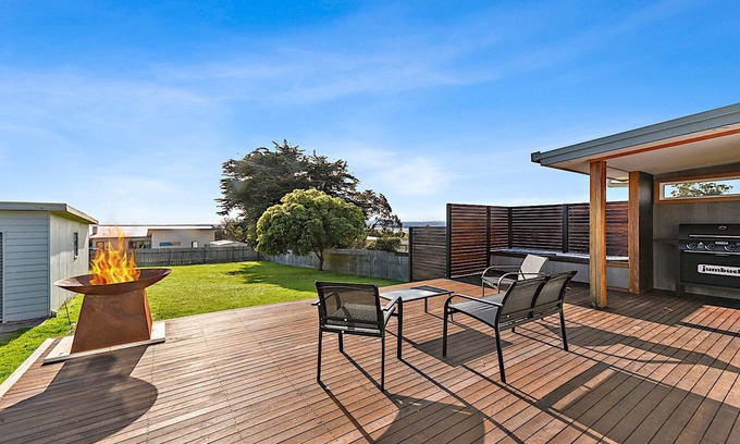 Bridport Casa | Sea Breeze Escape.