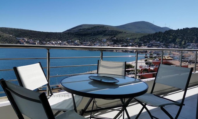 Amfilochia Apartamento | Sea breeze holiday apartment