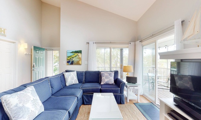 Bethany Beach Condominio | Sea Colony Tennis condo with sauna, hot tub & pools - short drive to the beach