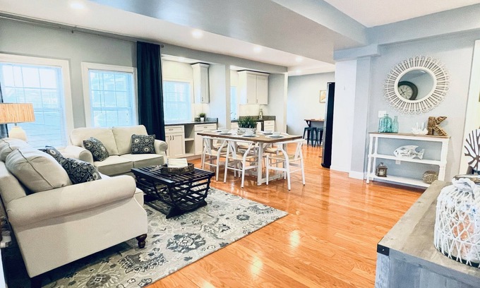 Kittery Casa | Sea-Esta House - Walk to DWTN Portsmouth, Shipyard; Drive to UNH, Beaches, Pease
