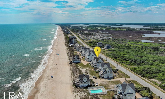 North Topsail Beach Casa | Sea For Yourself - Impresionante casa frente al mar con piscina comunitaria y jacuzzi privado.