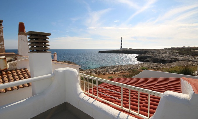Cap d'Artrutx Casa | Bungalow frente al mar con 2 dormitorios y 2 baños. Wi-Fi gratis.