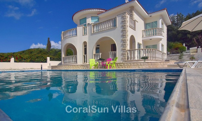 Argaka Villa | Posición frente al mar, gran villa, gran piscina y jardín, zona tranquila Polis Paphos